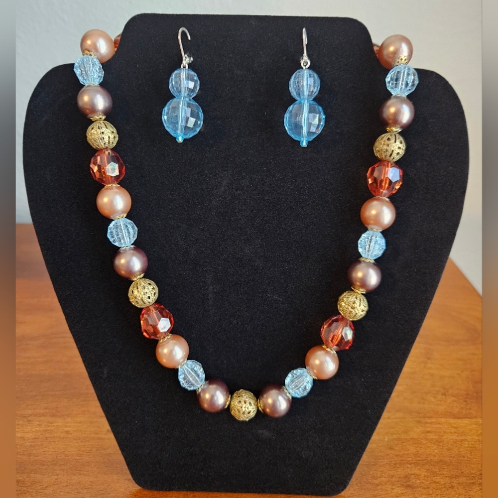 Elegant Multicolor Beaded Necklace and Earring Set